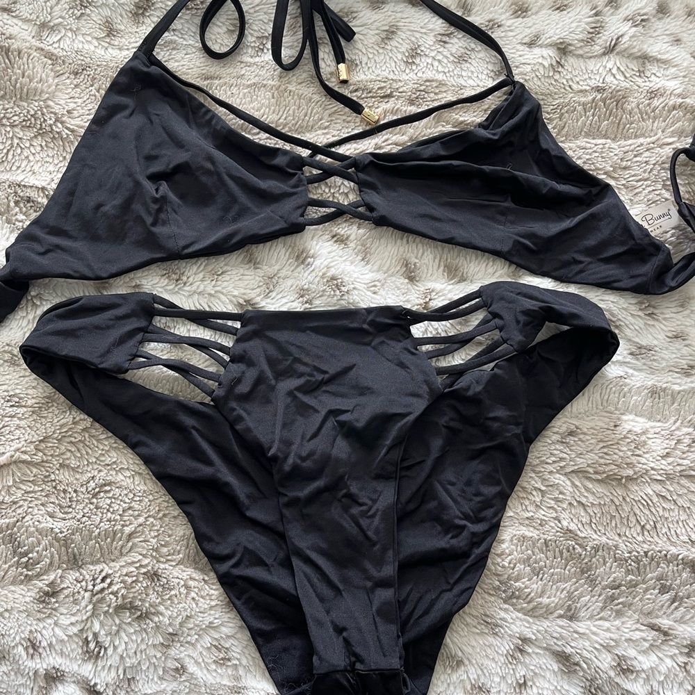 Beach bunny black bikini